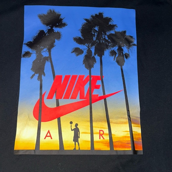 Nike Tshirt - Picture 1 of 3